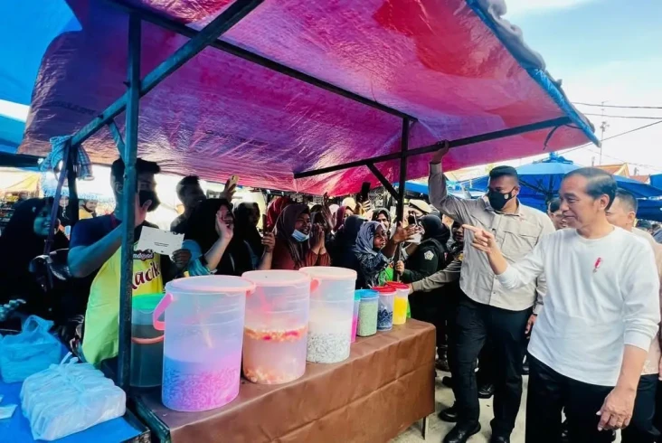 Jokowi Minta Pasar Tradisional...