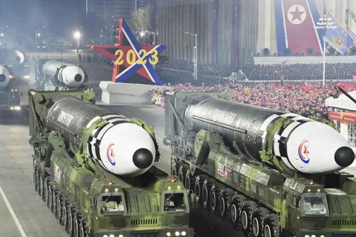 Punya Belasan ICBM,...
