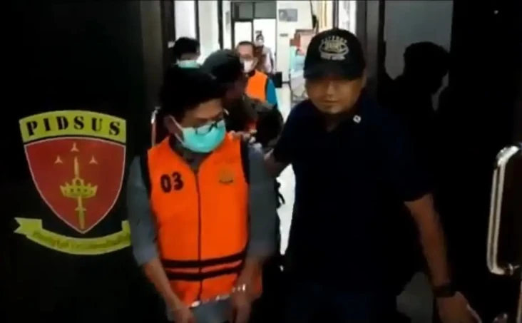Kepala Dinas Sosial...