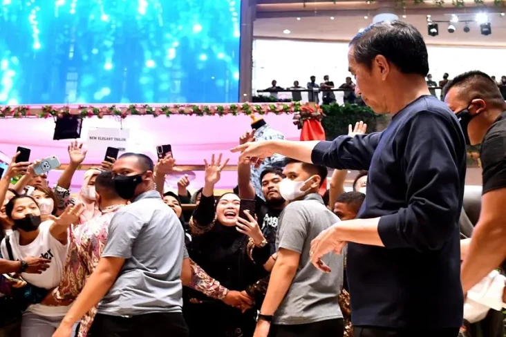 Jokowi, Al Nahyan, dan...