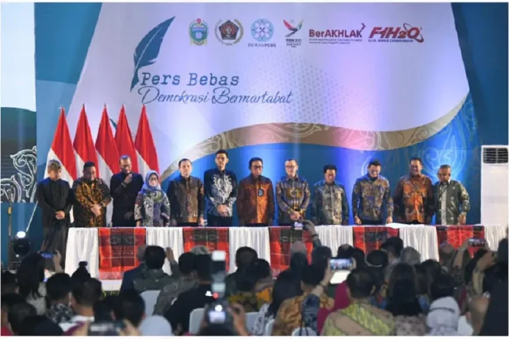 Perpusnas Bersama PWI...