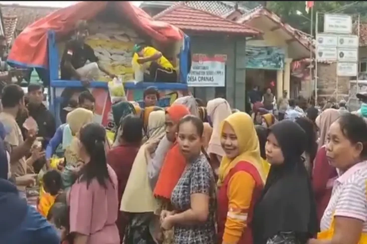 Demi Beras Murah, Ibu-ibu...