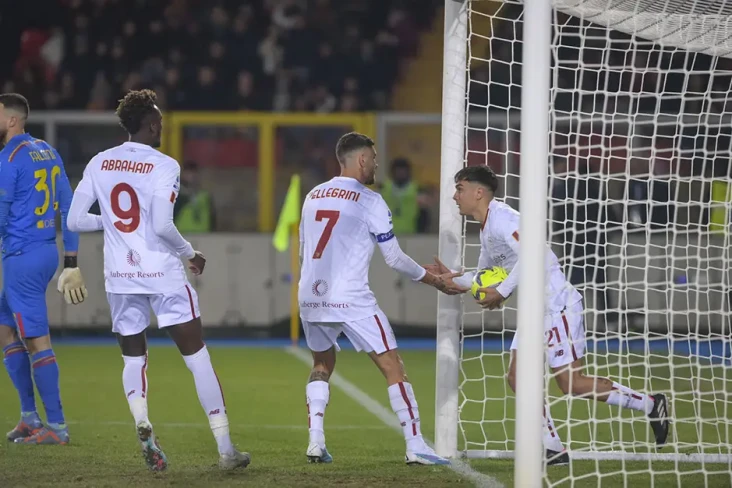 Hasil Lecce vs AS Roma:...