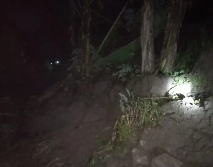 Hujan Deras, Jalan Ngawen-Wonosari...