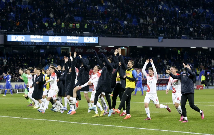 Napoli Samai Rekor Menang...