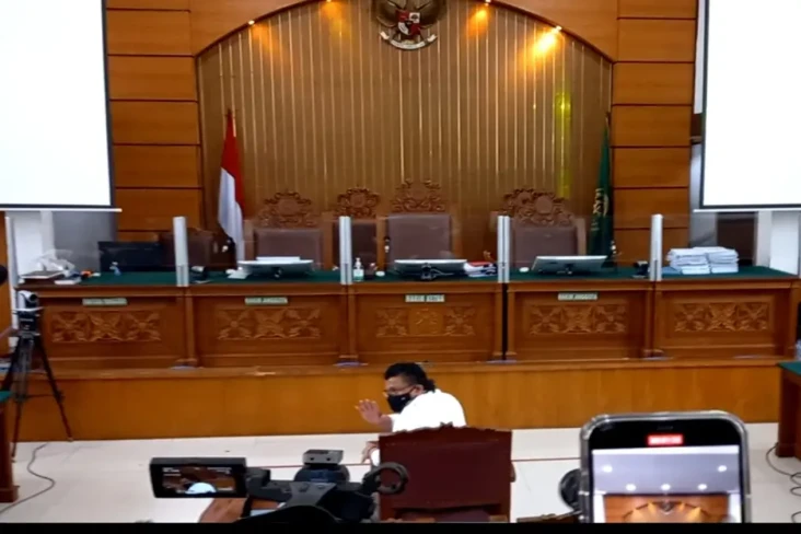 Hadapi Sidang Vonis,...