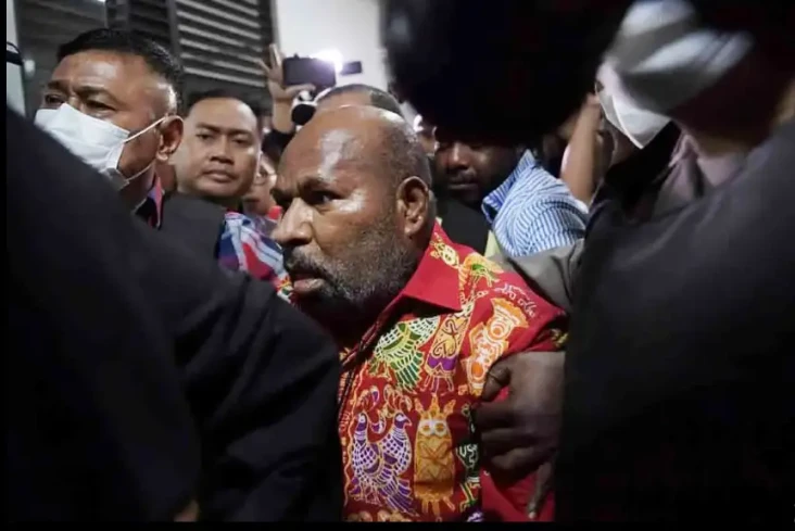 Keluarga Dibatasi untuk...