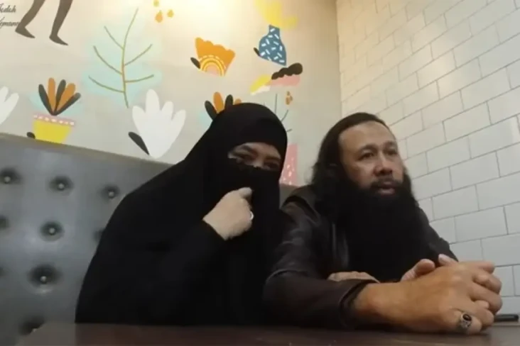 Peggy Melati Sukma Ikut...