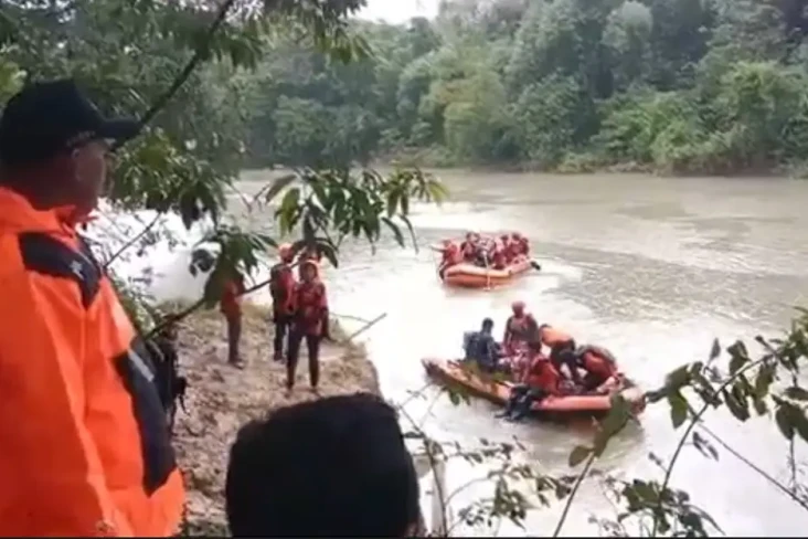 Bocah 7 Tahun Tenggelam...