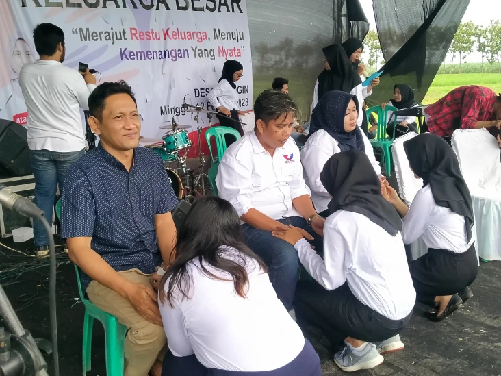 3 Wanita Bersaudara...