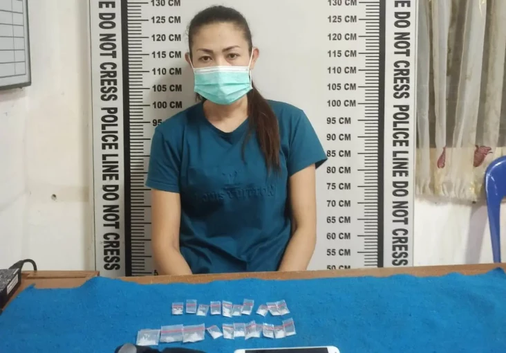 Wanita Cantik Ini Kedapatan...