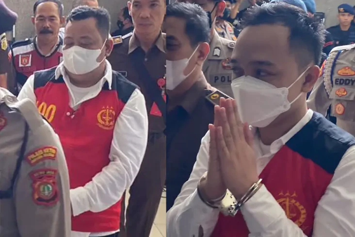 Perbedaan Ekspresi Kuat...