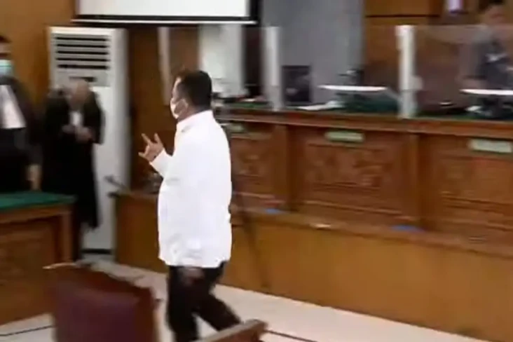 Kuat Maruf Beri Salam...