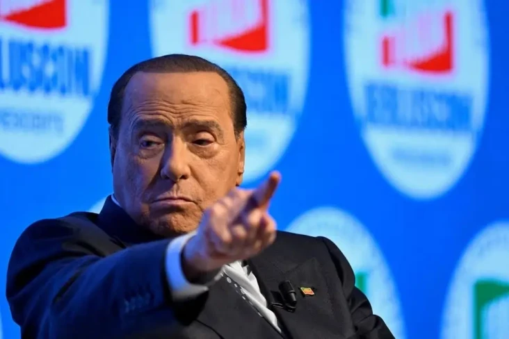 Berlusconi Usul Kesepakatan...