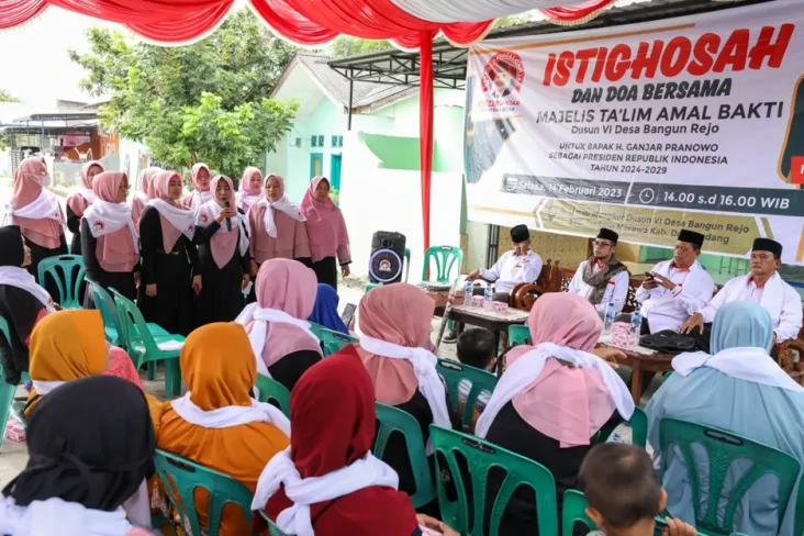 Usbat Ganjar Ajari Jamaah...