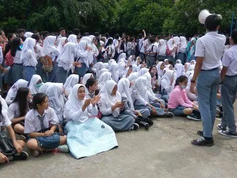 Tuding Banyak Pungli,...