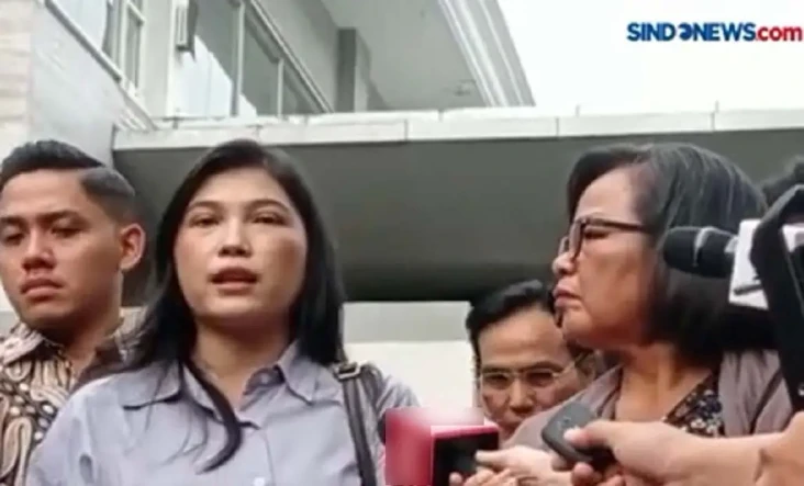 Vera Simanjuntak, Mantan...