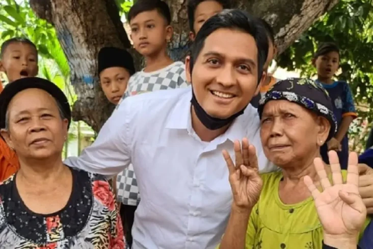 Mundur dari Jabatan...
