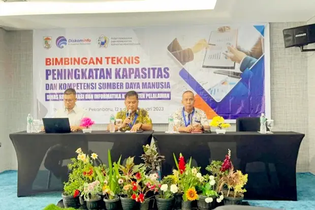 Kadis Kominfo Pelalawan...