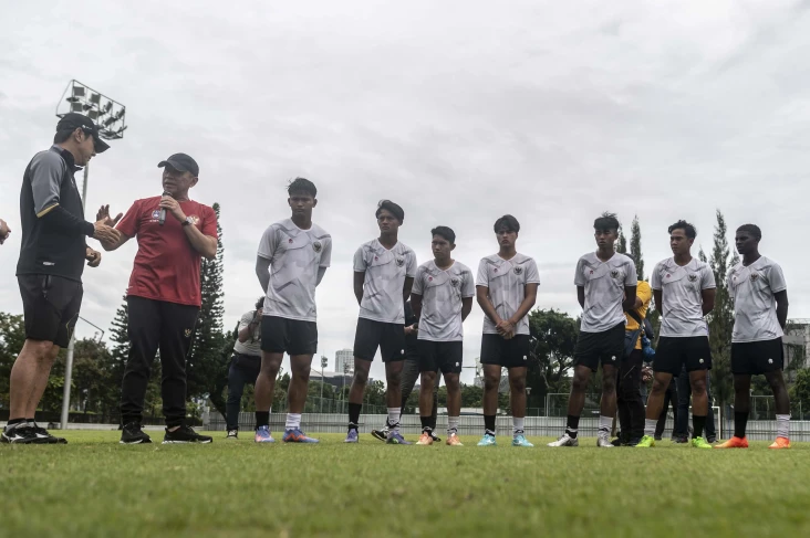 Iwan Bule Pamit, Skuad...
