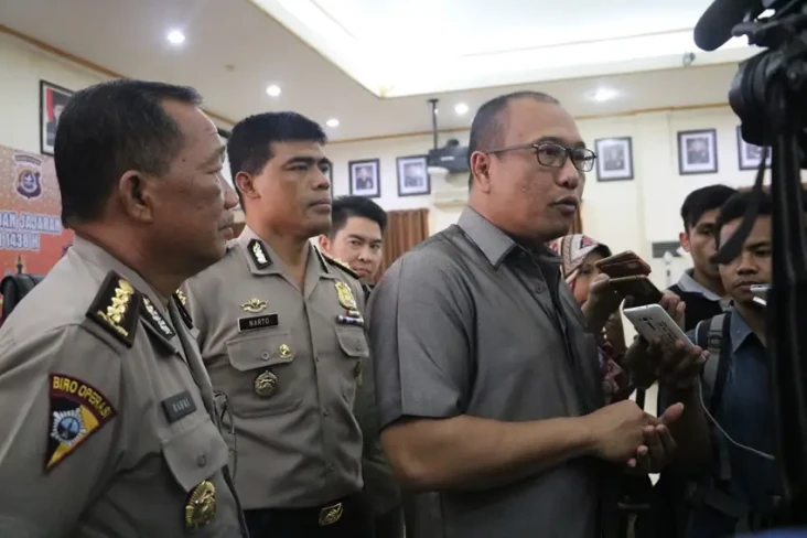 Profil Kombes Wira Satya...