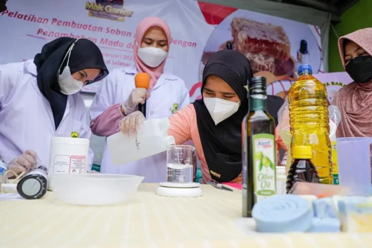 Emak-emak di Cibinong...