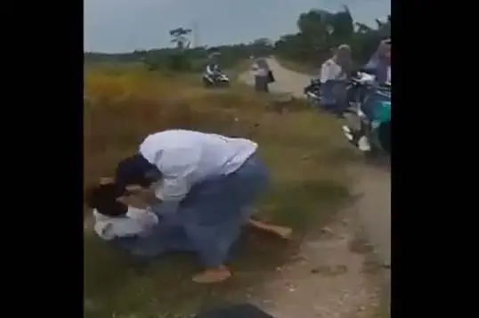 Viral Duel 2 Siswi SMA...