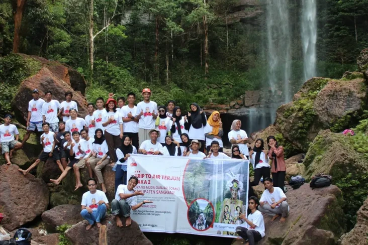 Telusur Air Terjun,...