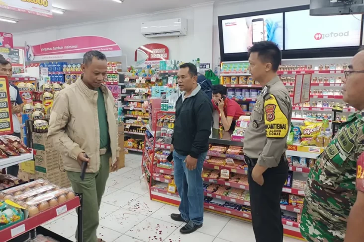 Minimarket 24 Jam di...