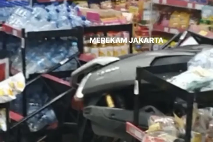 Viral Motor Nyasar Masuk...