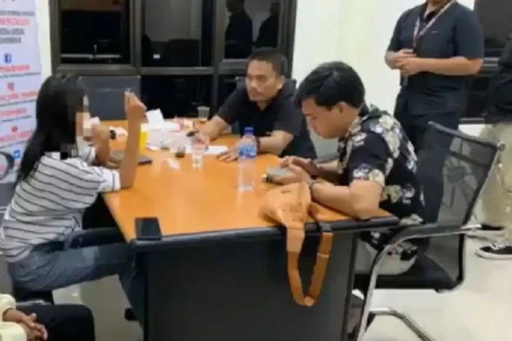 Live di Medsos Tanpa...