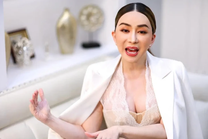 Begini Cara Anne Jakkaphong...