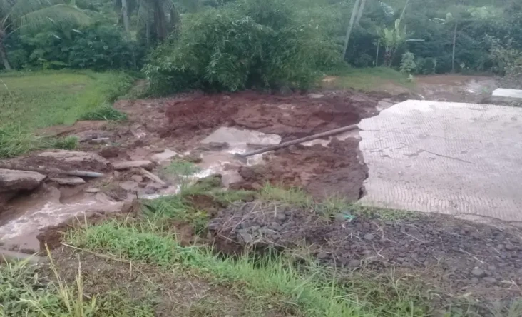 Hujan Deras Landa Cugenang...