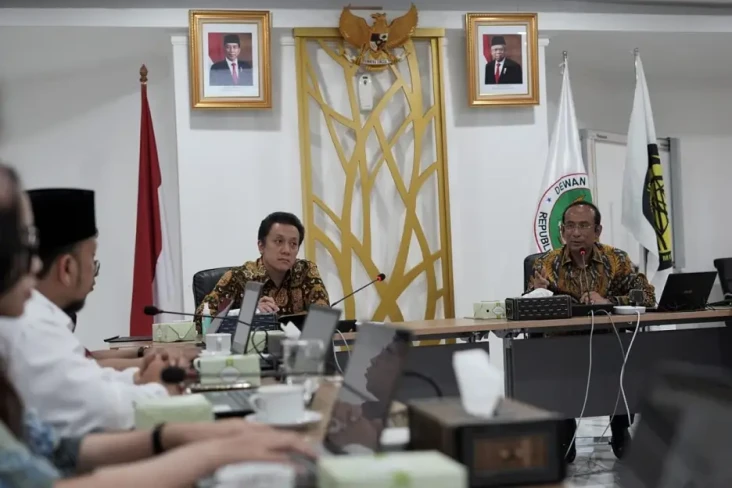 Stafsus Presiden Minta...