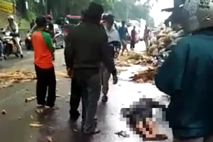 Pengendara Motor Nyaris...