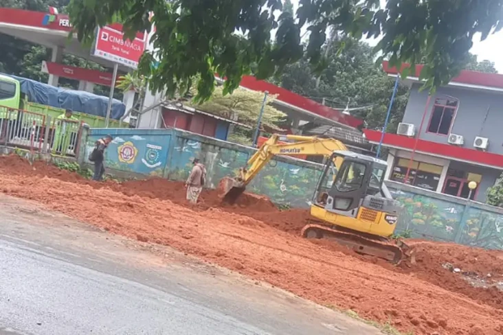Ekskavator Ratakan Jalan...