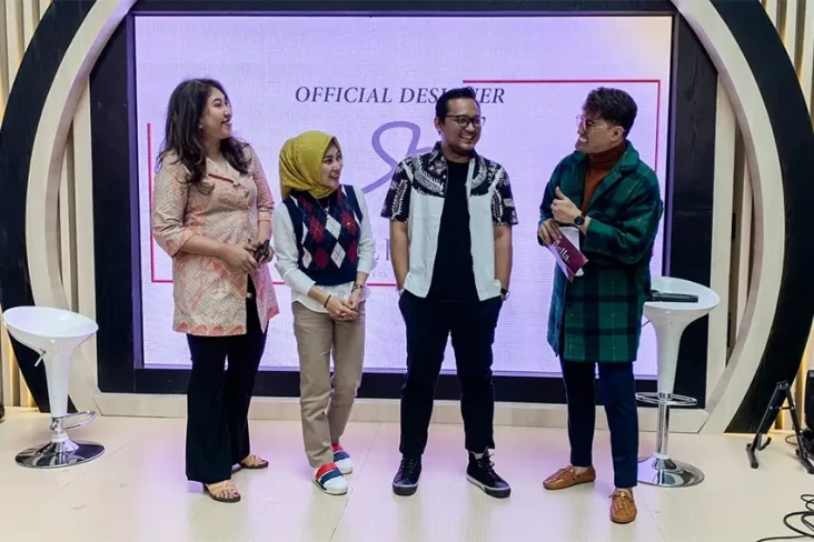 Pertunjukan Fashion...