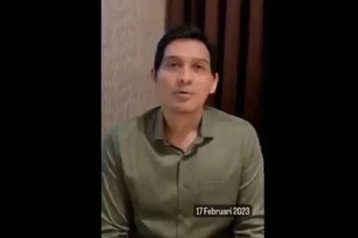 Lucky Hakim Mengundurkan...