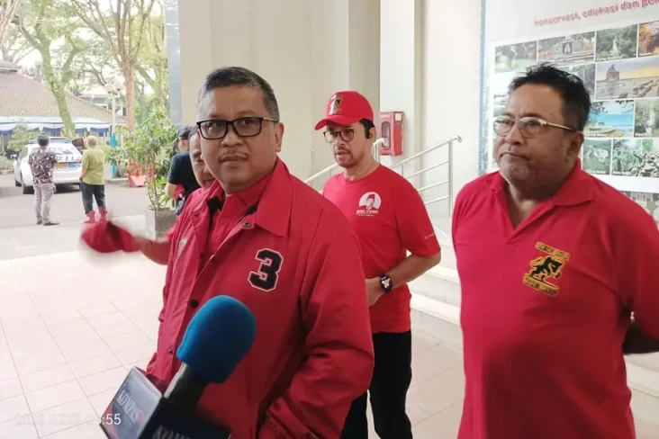 Hasto Sindir Relawan...