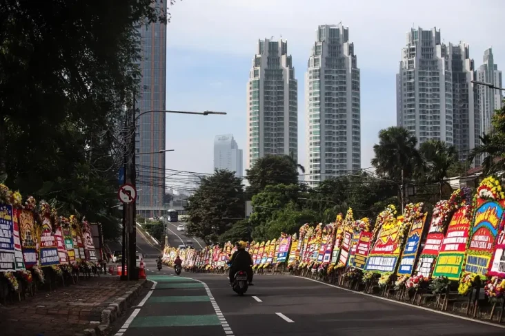 Ribuan Karangan Bunga...