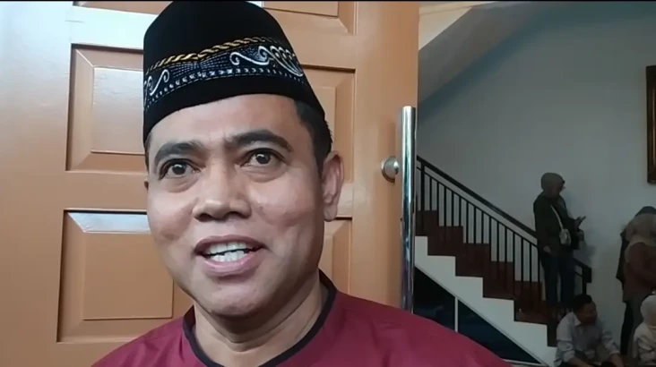 Fuji dan Thariq Putus,...
