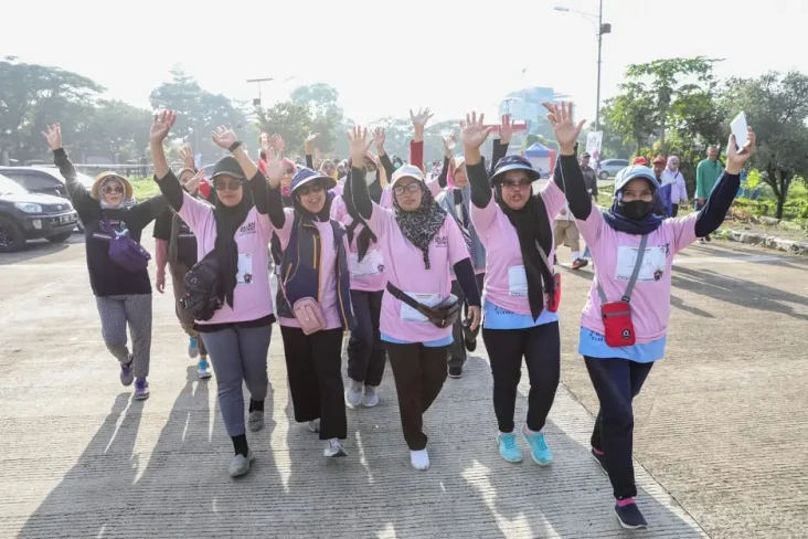 Ratusan Warga Antusias...