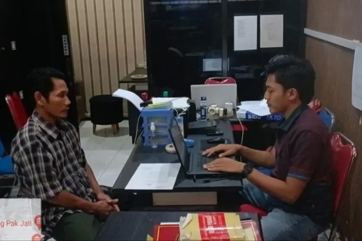 Perusak Puluhan Makam...