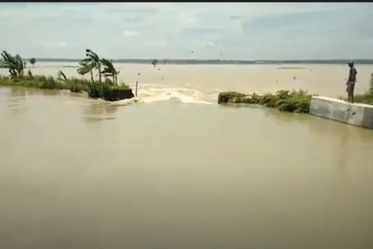 Tanggul Sungai Anak...