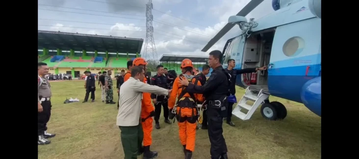 Cuaca Cerah, Tim Evakuasi...