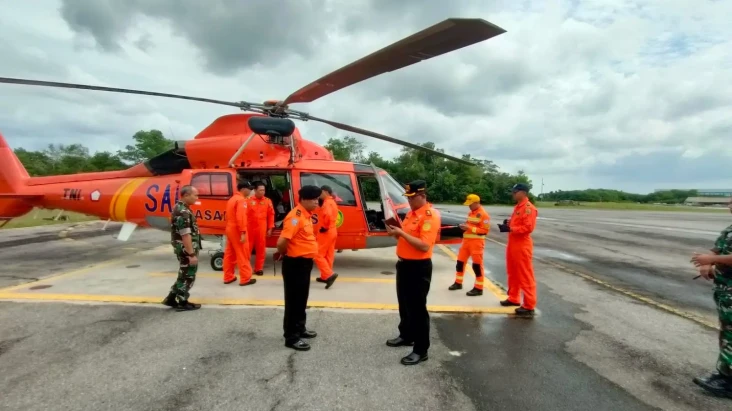 Helikopter Basarnas...