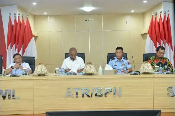 2 Perwira Tinggi Militer...