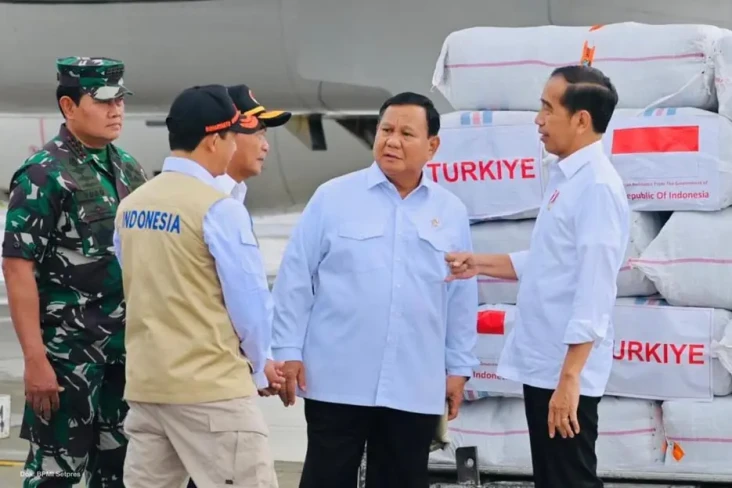 Menhan Prabowo Dampingi...