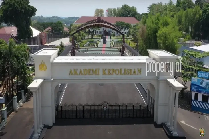 4 Sekolah Kedinasan...