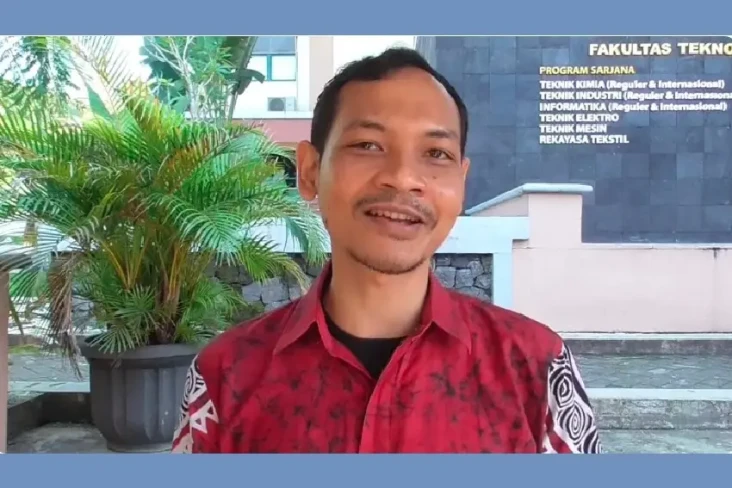Profil Ahmad Munasir...